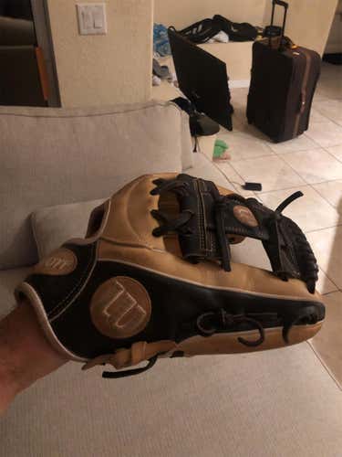 A2000 Baseball Glove