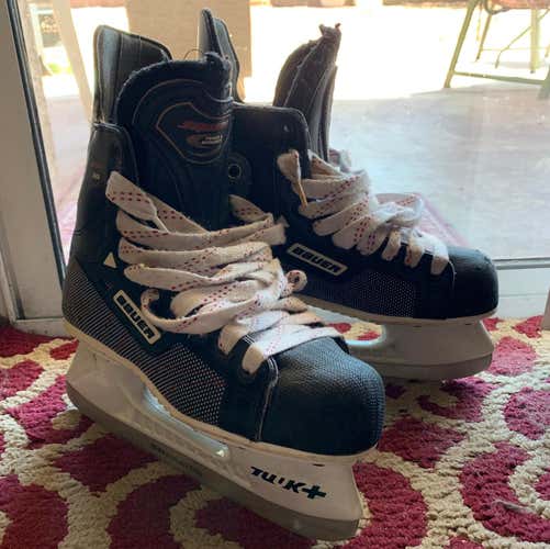 Bauer Supreme 3000 Hockey Skates Senior Size 5- PERFECT CONDITION