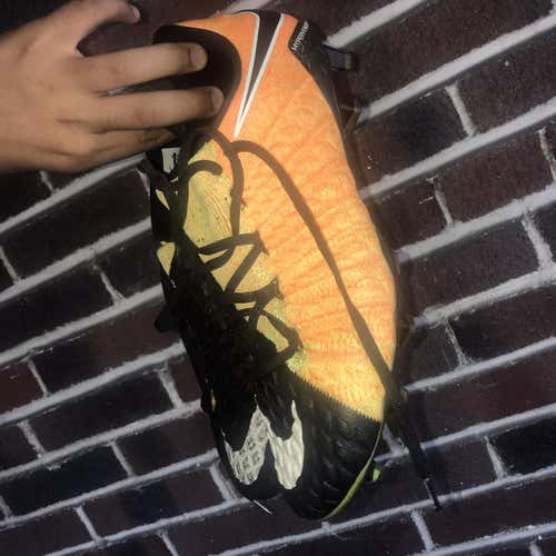 Hypervenom Phantom III FG Cleats