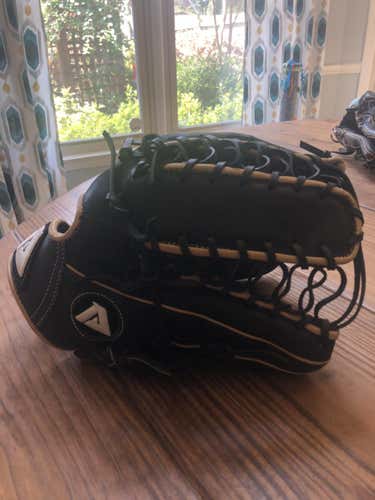 New Akadema AJS124 Baseball Glove