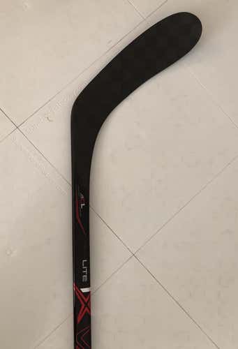 New Bauer Vapor 1X Lite  Righty P28 Senior 77 Flex