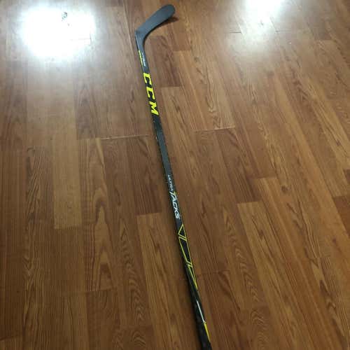 Ultra Tacks Hockey Stick Righty Heel Senior Pro Stock