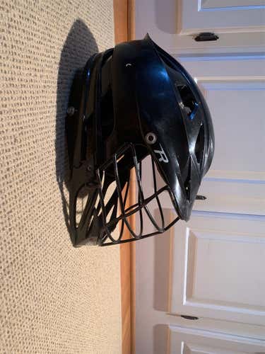 R Helmet