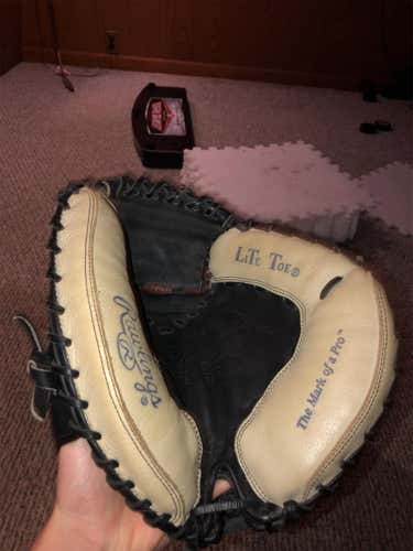 Rawlings Baseball Glove