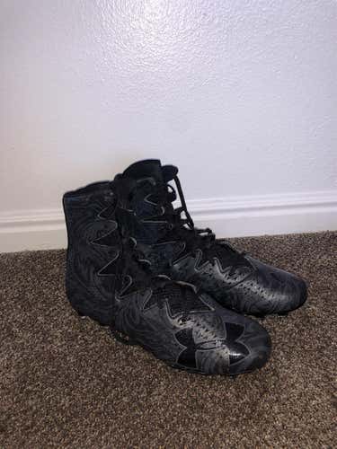 BN Yale Team Issue UA Highlight Cleats