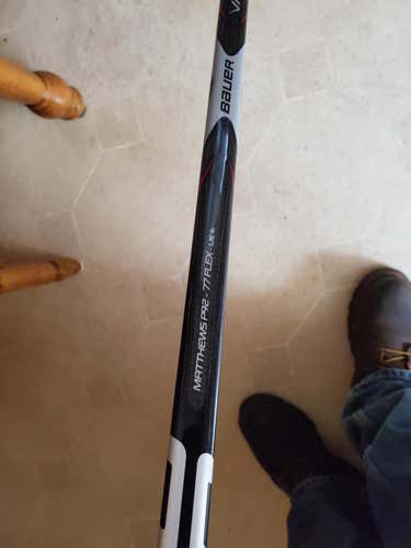 New Bauer Vapor X900 Lite Hockey Stick Righty Toe Senior