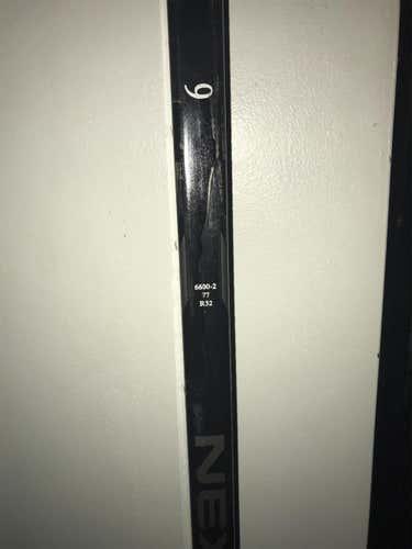 Nexus 1000 Hockey Stick Left P88 Toe Kink Pro Stock