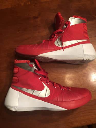 Size 12 Nike Hyperdunks 2015 - Slightly Used Very Good condition