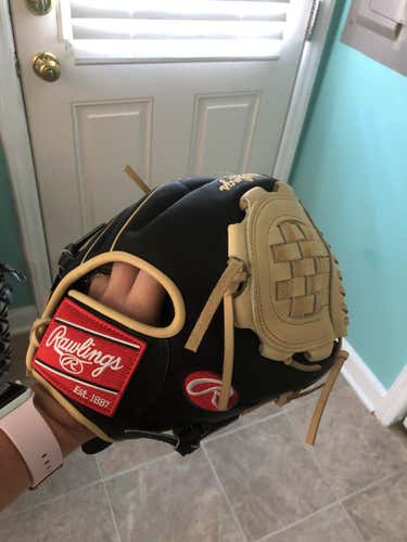 New Rawlings Heart of the Hide Baseball Glove
