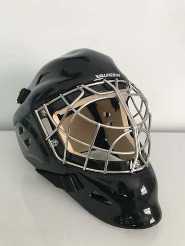 Vaughn VM7500 Senior Large Black Goalie Mask