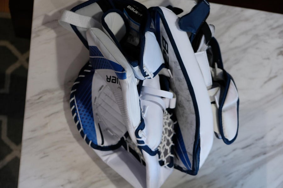 Bauer X900 Goalie Glove & Blocker Regular Intermediate