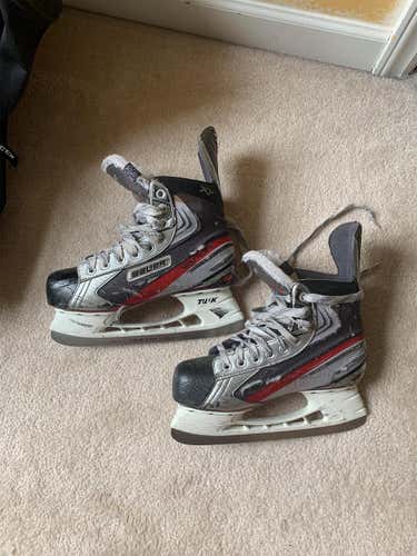 Vapor X3.0 Hockey Skates Junior  Size 5.5 EE