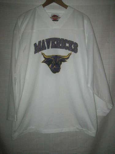 Minnesota State Mankato Mavericks Hockey Jersey men's S white #4