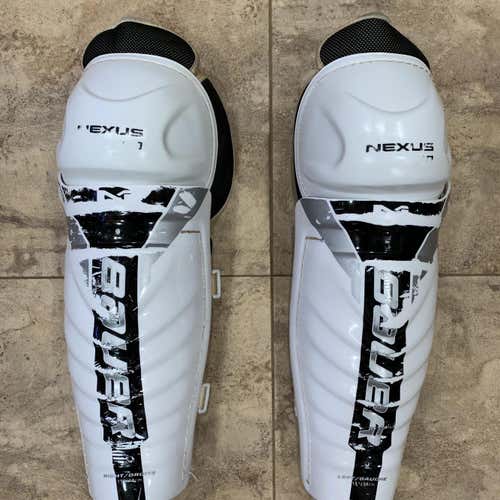 Nexus 400 Shin Pads Senior