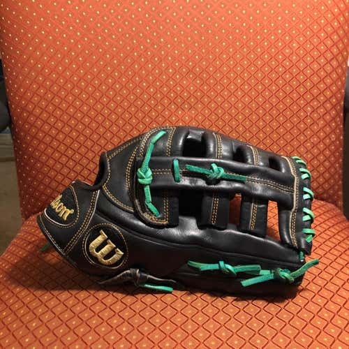 A2000 Baseball Glove