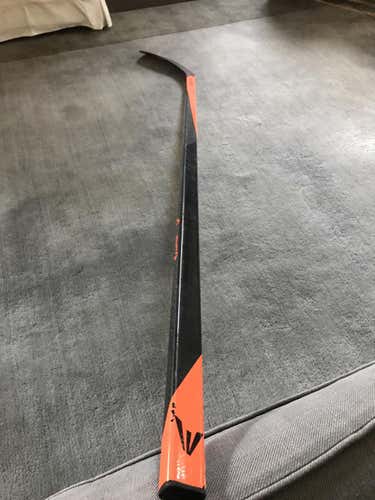 New Easton V9E E7 Iginla Right 85 Flex Grip