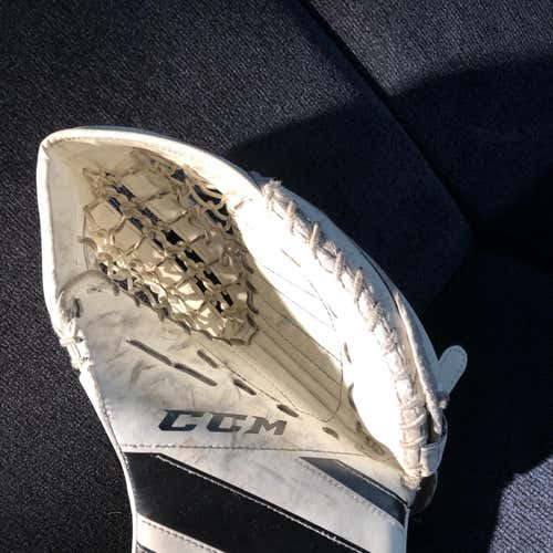 Extreme Flex III E3.5 Goalie Glove Junior