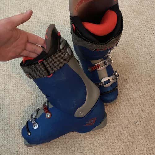 Lange Ski Boots