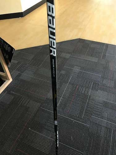 New Bauer Supreme S180 Hockey Stick Righty P28 Giroux Intermediate 67 Flex