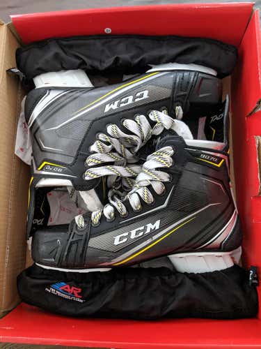 CCM Tacks 9070 Hockey Skates Senior Size 9