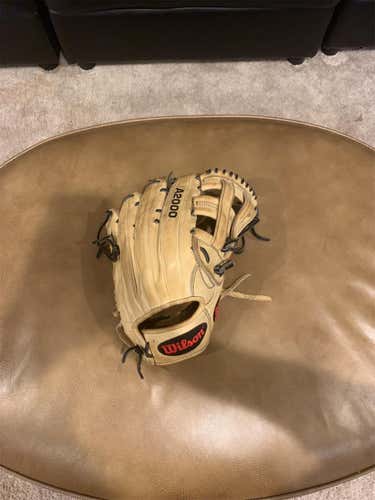 A2000 Baseball Glove