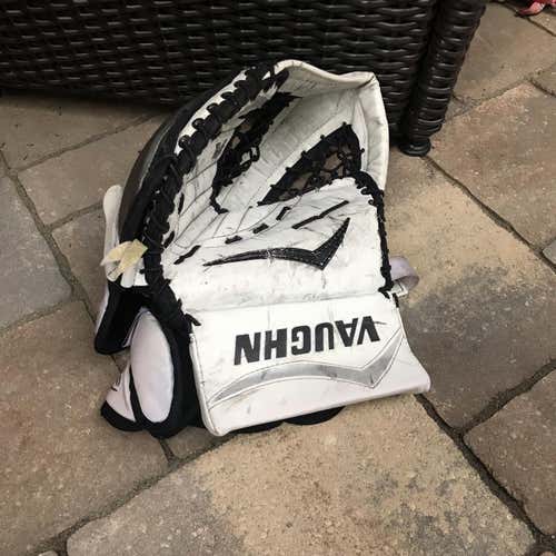 Velocity V6 Goalie Glove Junior