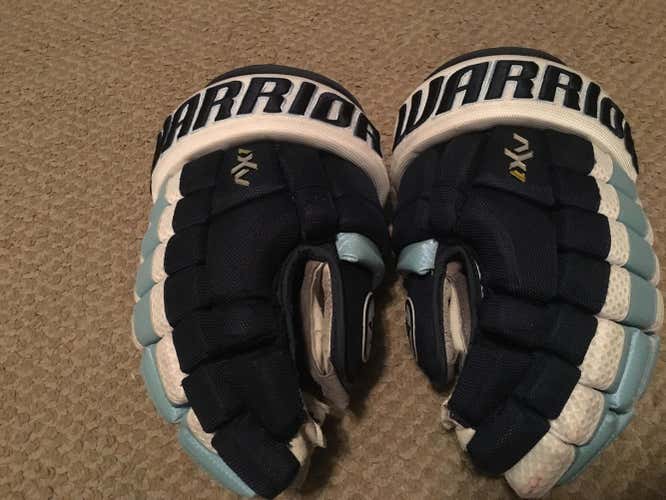 Warrior Dynasty AX1 Gloves Senior Pro Stock Maine color