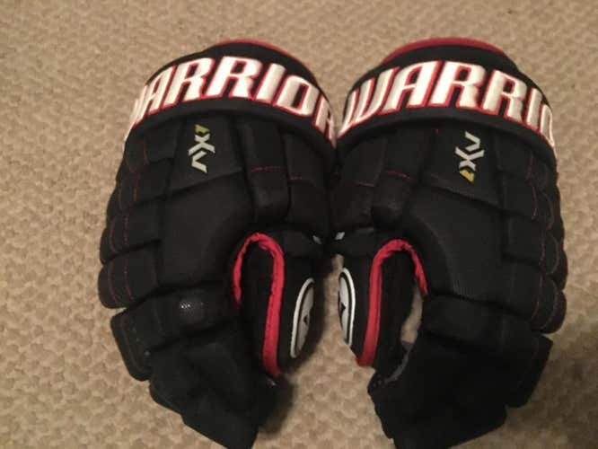 Warrior Dynasty AX1 Gloves Senior Chicago Blackhawks