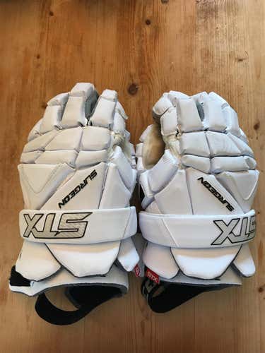 Surgeon 700 Lacrosse Gloves