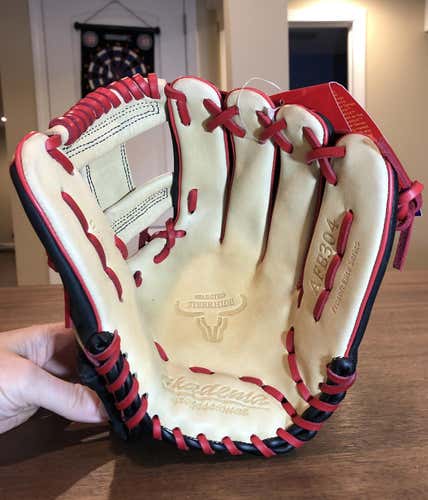 Brand New w/ tags Akadema ProSoft Elite AFB304 Glove