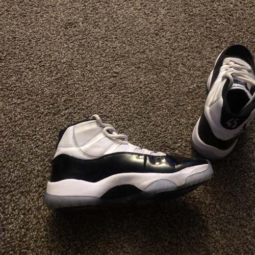Air Jordan Concord 11 Retro Size 9 Men