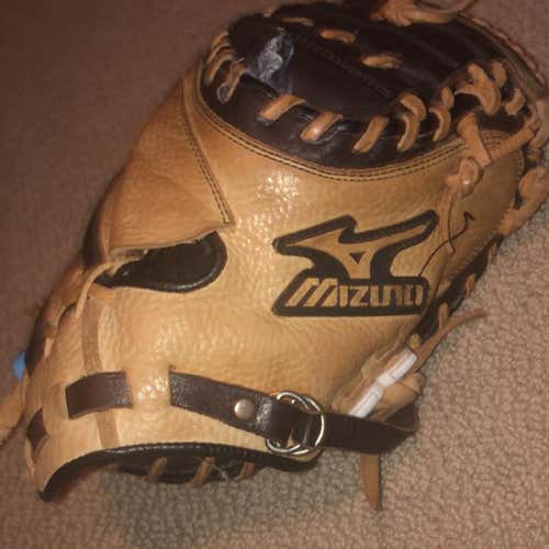 World Win Baseball Glove