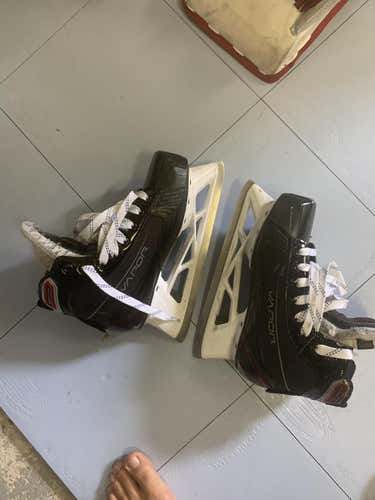 Bauer Goalie Skates Junior Size 4.5