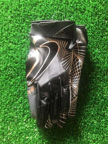 New Nike Gloves Size Medium