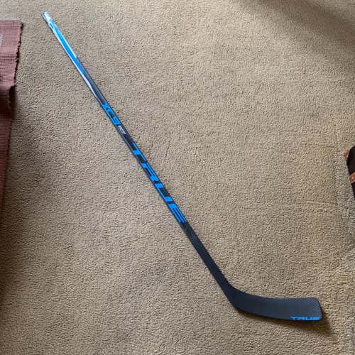 TRUE XC9 ACF Senior Hockey Stick Left 85 Flex P02 Grip