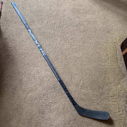 Nexus 4000 Hockey Stick Lefty Mid Senior