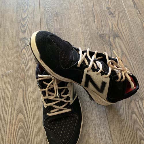 New Balance  Adult