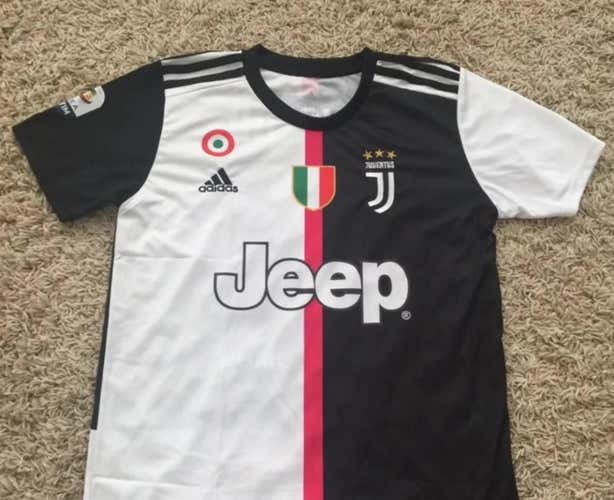 Authentic Official Ronaldo Juventus Serie A Jersey-large, new, emblems