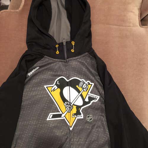 Pro stock Penguins sweatshirt
