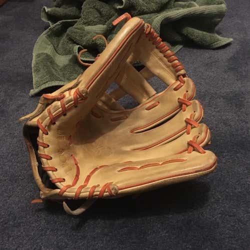 A2K Baseball Glove