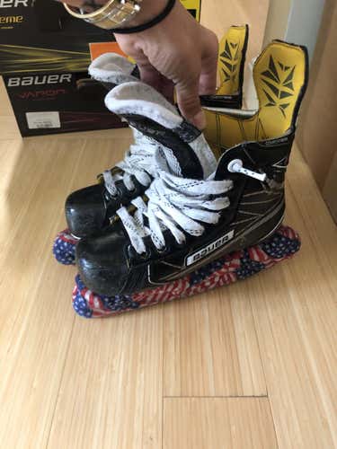 Bauer Supreme 1S Hockey Skates Youth Size 13