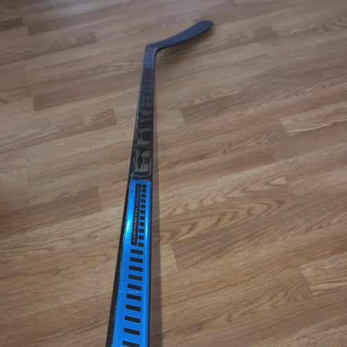 New Nexus 2N Pro Hockey Stick Righty Mid Senior