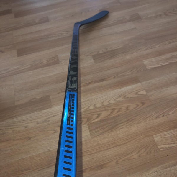 New Nexus 2N Pro Hockey Stick Righty Mid Senior