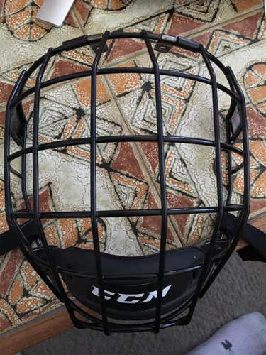 Like New CCM FM580 Black Cage