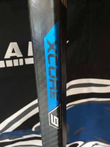 True Hockey Stick Righty Mid Senior TCS-5 65 Flex