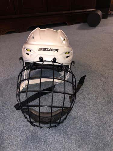 New Bauer Re-Akt 95 Helmet