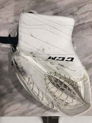 CCM Extreme Flex III E3.5 Goalie Glove Regular Intermediate