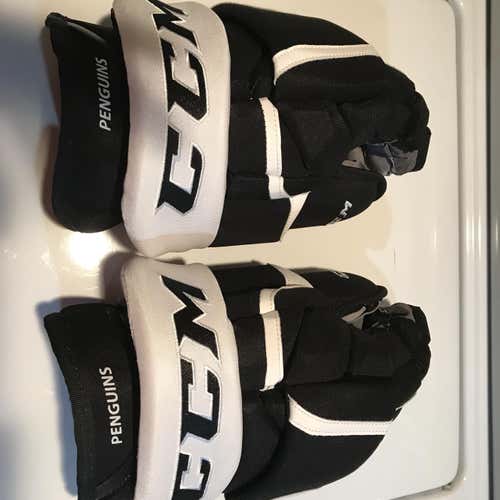 New HG12 Gloves Senior Pro Stock