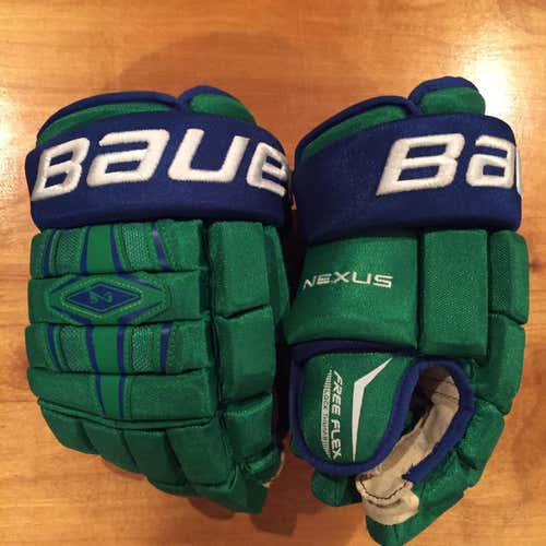 CCM 14” BAUER NEXUS 13” WHALERS COLORS CUSTOM GLOVES