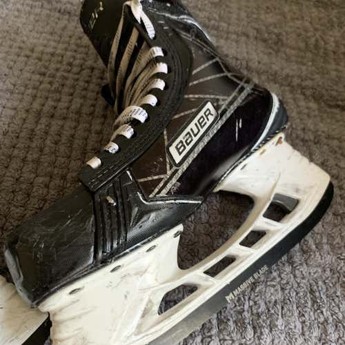 Supreme 1S Hockey Skates Senior  Size 7